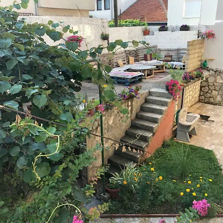 Hostel Sundari